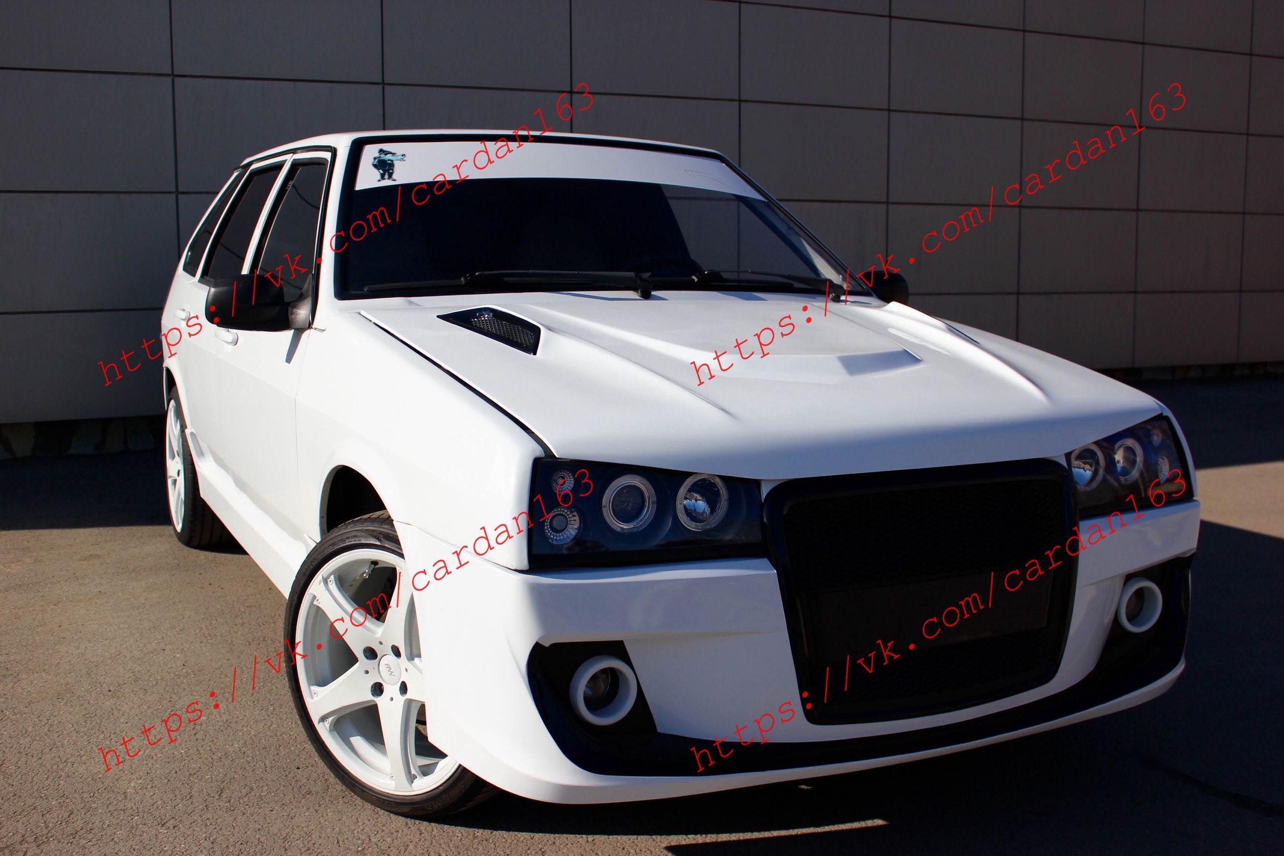 Пластиковый капот "IRobot" на LADA SAMARA 2108/09/99. капот я робот 08